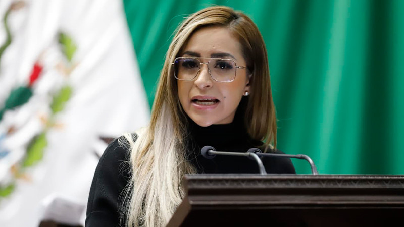 Frenar compras obligatorias en escuelas y reforzar la gratuidad educativa propone Grecia Aguilar con reforma 