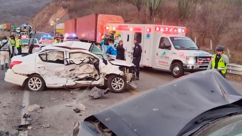Choque automovilístico en la Siglo XXI deja un muerto 