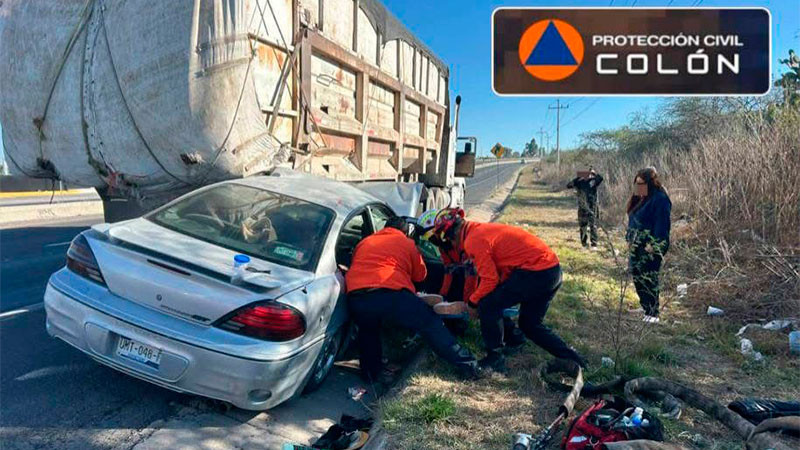 Queda prensado en aparatoso choque en la carretera a Bernal en Colón, Querétaro; tiene heridas de gravedad 