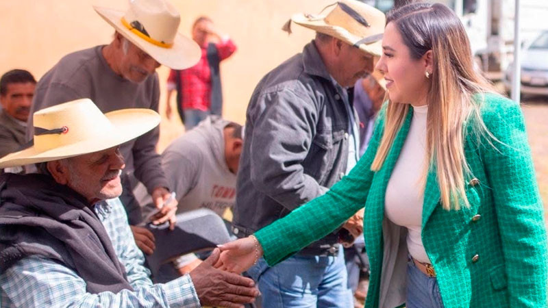 Dayana Pérez fortalece al campo en Salvador Escalante con entrega de apoyos 