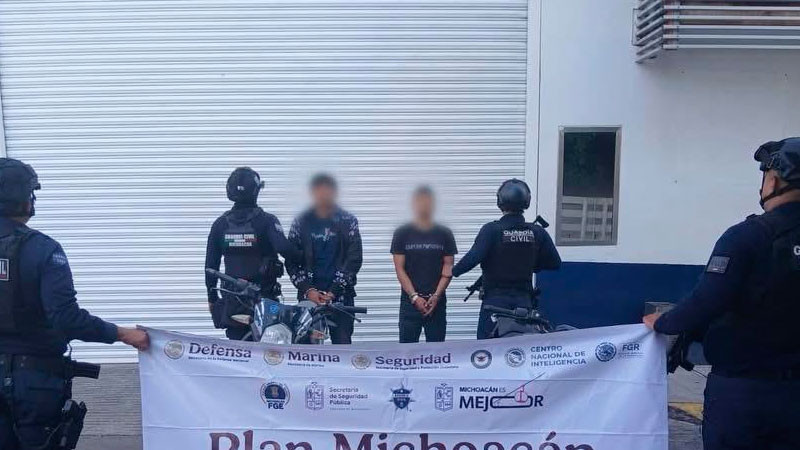 En Chucándiro, Michoacán detiene la GC a dos sujetos que traían sustancias ilegales y un arma  