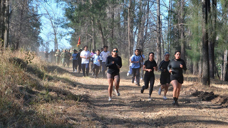 Realiza personal del Ejército Mexicano una carrera deportiva en Zamora, Michoacán  