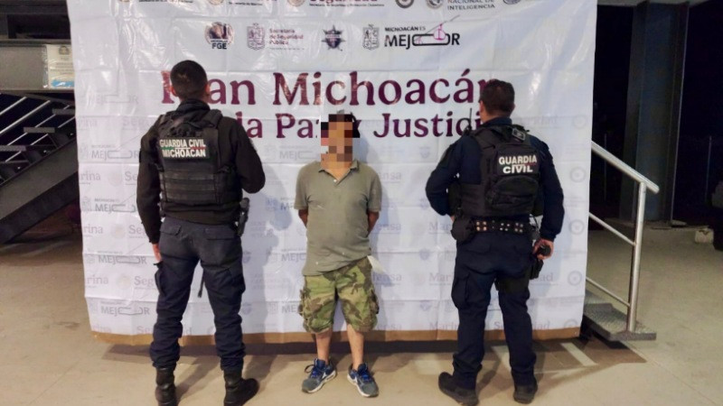 Arrestan a sujeto en posesión de estupefaciente en Zamora, Michoacán 