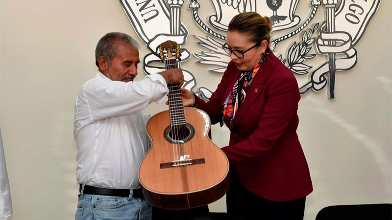 Licenciatura en Guitarrería, una realidad en administración de Yarabí Ávila 