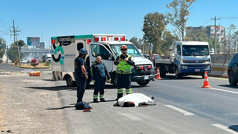 Hombre pierde la vida por atropellamiento en la autopista Celaya cuota
