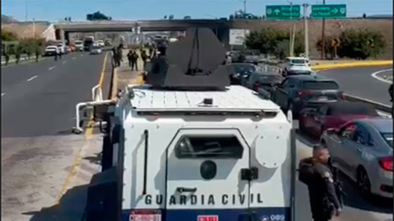 Elementos de la Guardia Civil mantienen un despliegue operativo permanente en la Autopista de Occidente 