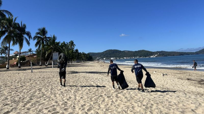 Semarnat encabeza jornada de limpieza en Guayabitos y recolecta más de 250 kilos de residuos 