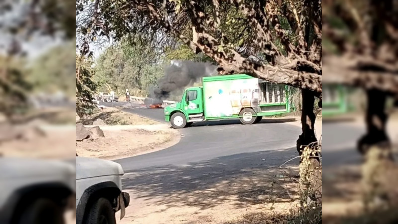 Siguen el lunes las quemas en Michoacán, pero Gabinete de Seguridad nacional descarta bloqueos tras muerte del Mencho 