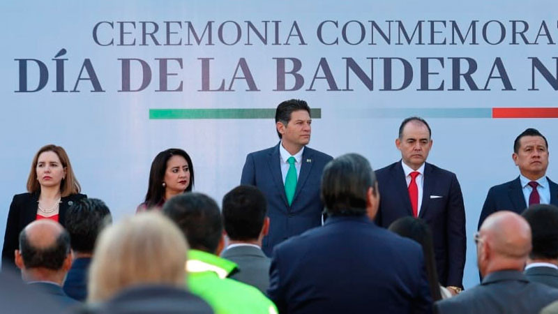 Encabeza Alfonso Martínez, ceremonia de Izamiento y celebración del Día de la Bandera 