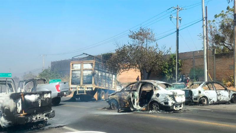 Suman más 500 vehículos incendiados en carreteras locales por el abatimiento de “El Mencho”: SSP de Jalisco 