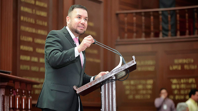 Presenta Reyes Galindo iniciativa para impulsar empresas familiares en Michoacán 