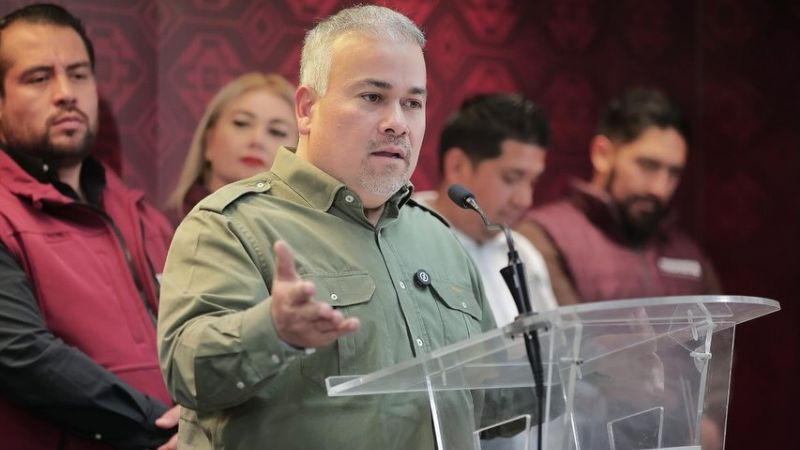 Líder de Morena Califica al Movimiento del Sombrero como "Empaque Amigable para el Conservadurismo" 