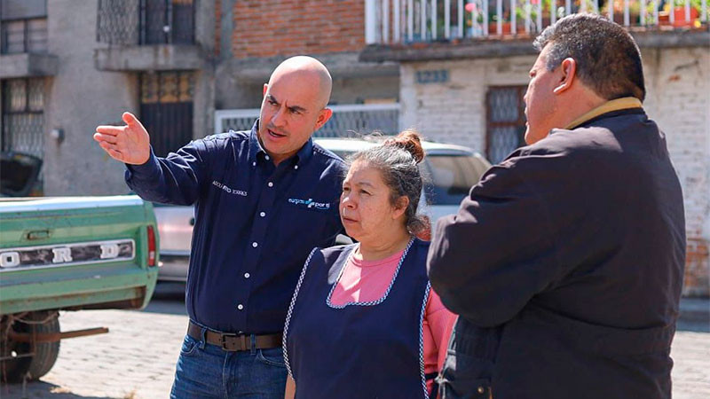 Adolfo Torres realiza visita de trabajo en la colonia Las Margaritas 