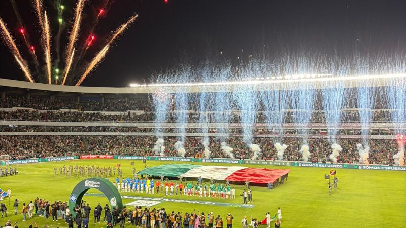 Rinden homenaje a elementos del Ejército caídos en operativo en Jalisco previo al México vs Islandia 