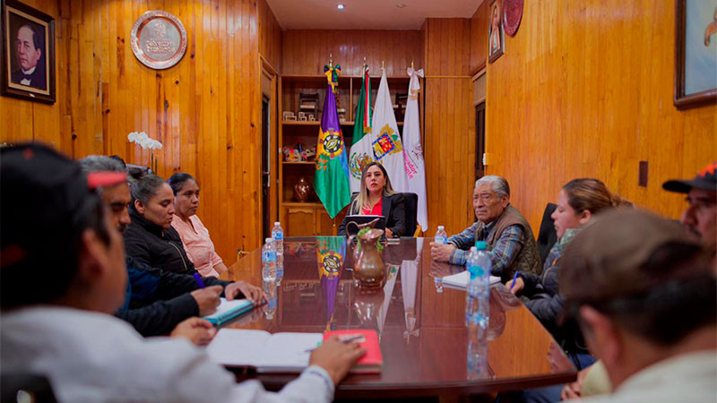 Diálogo y coordinación fortalecen el trabajo en Salvador Escalante: Dayana Pérez 