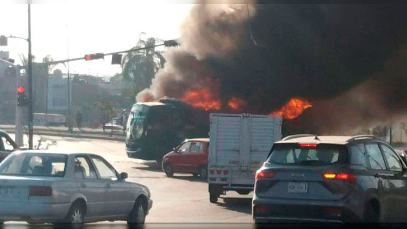 Aseguradoras reportan robos de 631 autos tras abatimiento de "El Mencho" 