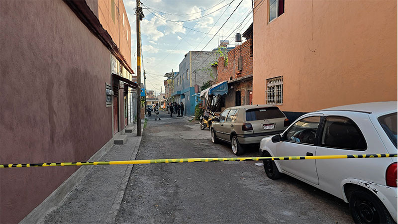 Balean vivienda en la colonia Valencia Primera Sección de Zamora, Michoacán; solo se reportan daños materiales  