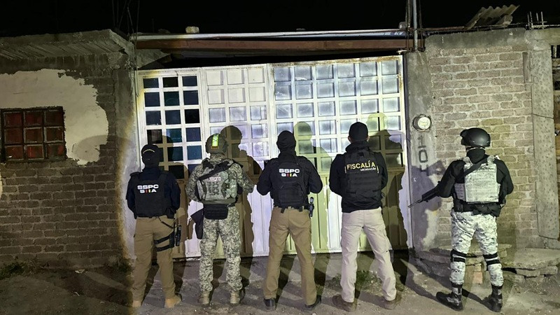 Tras cateos en Morelia, Michoacán asegura 2 mil dosis de estupefaciente y detiene a dos personas 