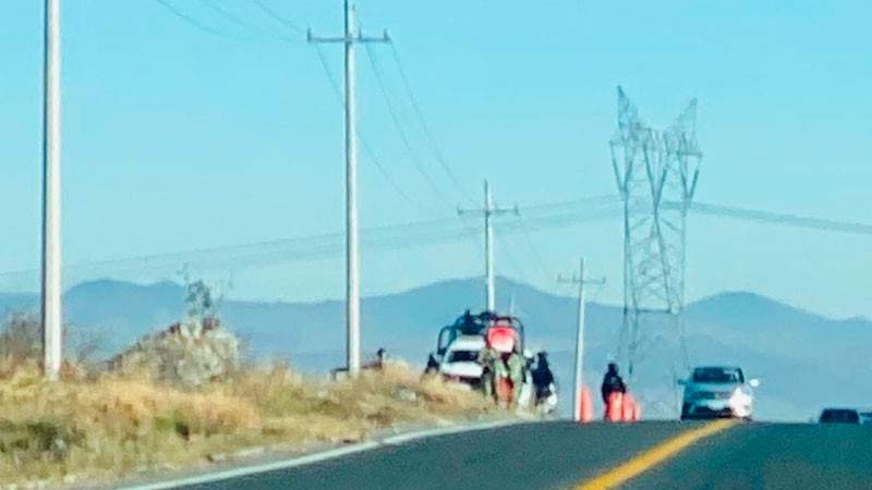 Localizan cuerpo maniatado en libramiento de Apaseo el Alto, Guanajuato 