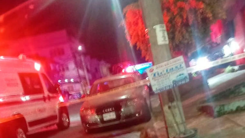 Balean a un automovilista en Uruapan, Michoacán 