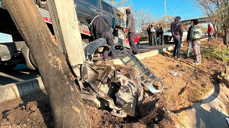 Aparatosa carambola deja un herido sobre Paseo de la Republica, en Querétaro capital 