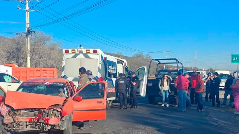 Choque y volcadura en la carretera a Los Cues deja a seis personas heridas  