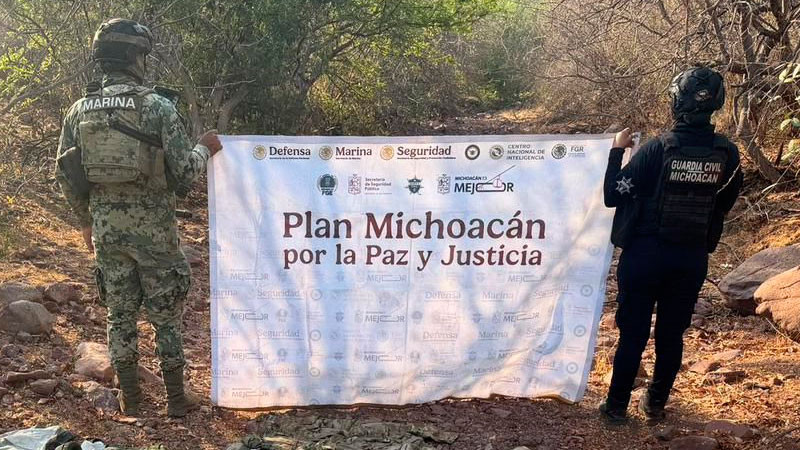 Aseguran arsenal en La Huacana, Michoacán  