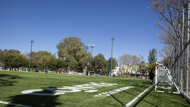 Encabeza Mauricio Kuri entrega de cancha en Unidad Deportiva de El Pueblito en Corregidora, Querétaro 