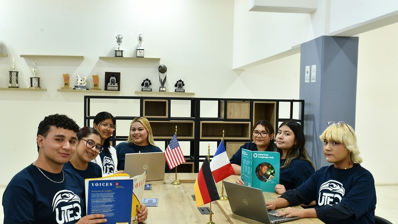 Lanza Universidad Teconlógica de Querétaro convocatoria para estudiar idiomas 