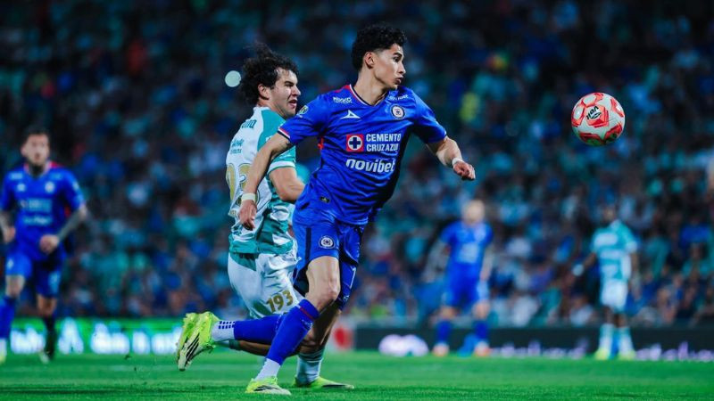 Cruz Azul se impone ante Santos y consolida su liderato 