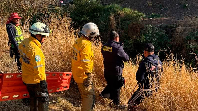 Rescatan con vida a un hombre en el Río Grande de Morelia, Michoacán 