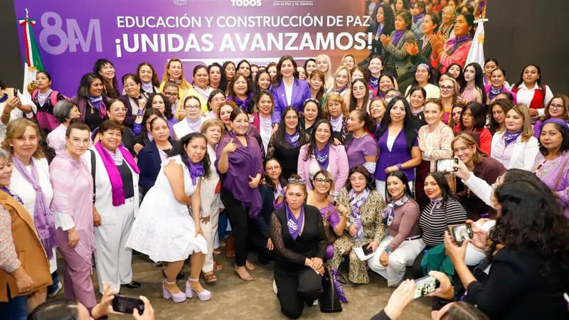 Encabeza Gaby Molina encuentro de mujeres por la educación y la paz en Michoacán 