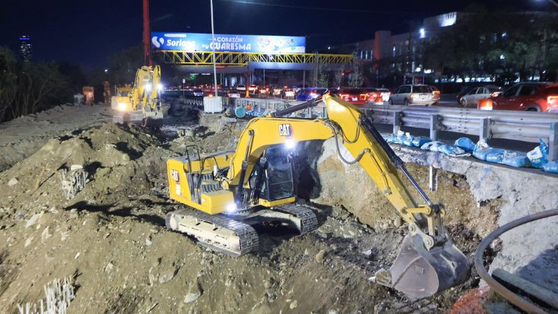 Cierran carril exprés de Morones Prieto por derrumbe en talud del Río Santa Catarina en Monterrey 