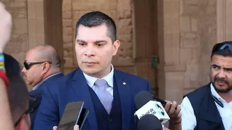 Secretario de Seguridad del pueblo de Chiapas reporta autos clásicos comprados por apenas 12 mil pesos 