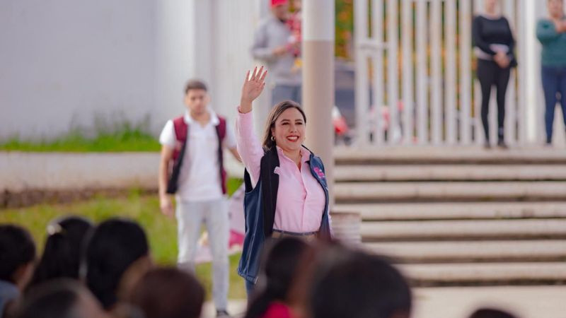 Impulsa Dayana Pérez Mendoza el acceso a la Beca Rita Cetina para fortalecer la educación en Salvador Escalante 