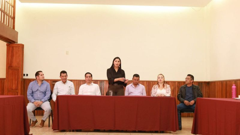 Araceli Saucedo fortalece diálogo con sectores sociales de Pátzcuaro 