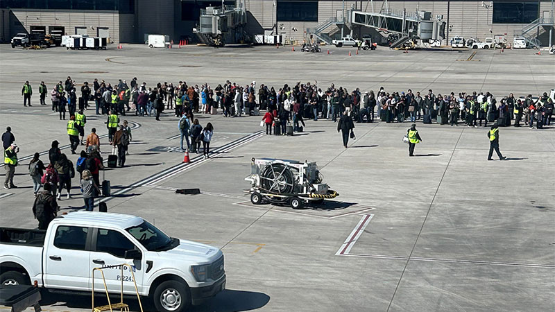 Por alerta de seguridad, evacúan el Aeropuerto Internacional de Kansas City 