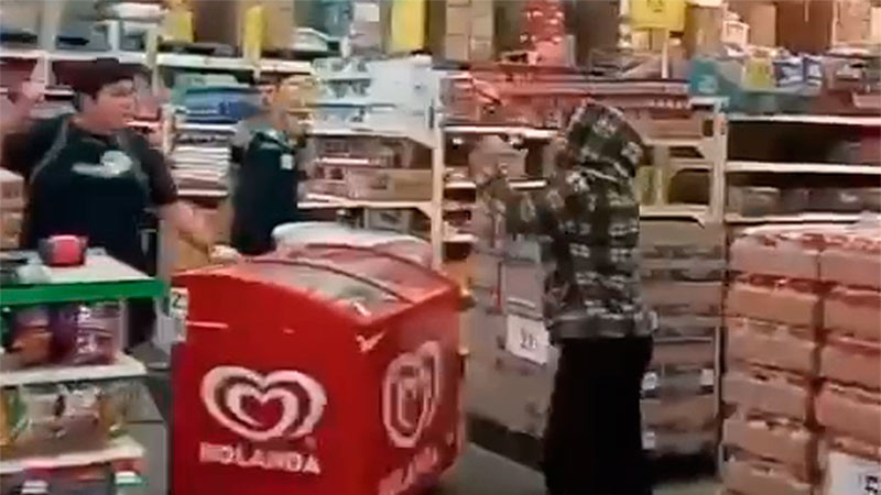 Vinculan a proceso a las 2 mujeres que intentaron asaltar una tienda Aurrera en Tarímbaro, Michoacán 