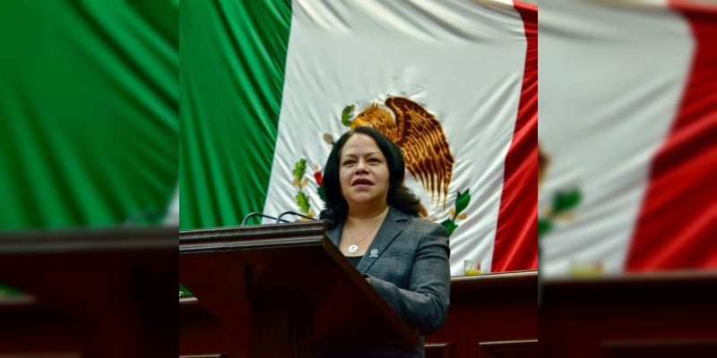 A fortalecer servicios de salud llama Jeovana Alcántar al nuevo director del Centro de Salud de Ciudad Hidalgo 