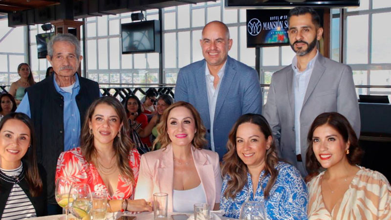 Reconoce Adolfo Torres el compromiso y la labor de las mujeres en el Ooapas 