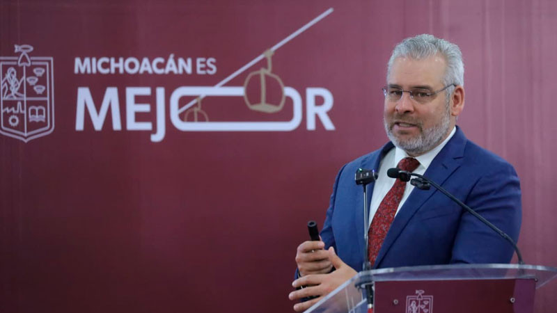 No es necesaria la renuncia de aspirantes a la gubernatura, afirma Bedolla 