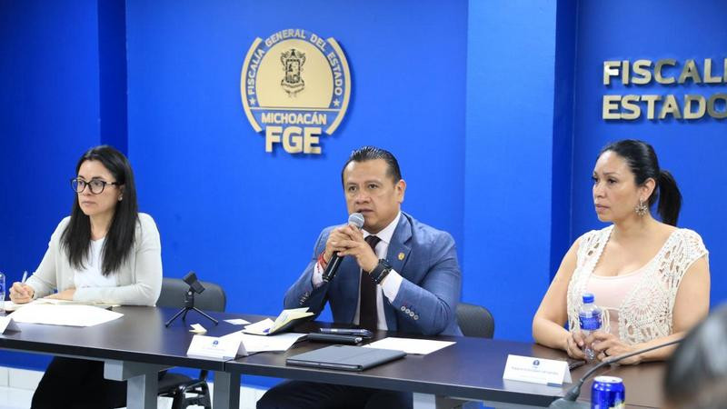 Se reúne Torres Piña con comunidades con autogobiernos en Michoacán 