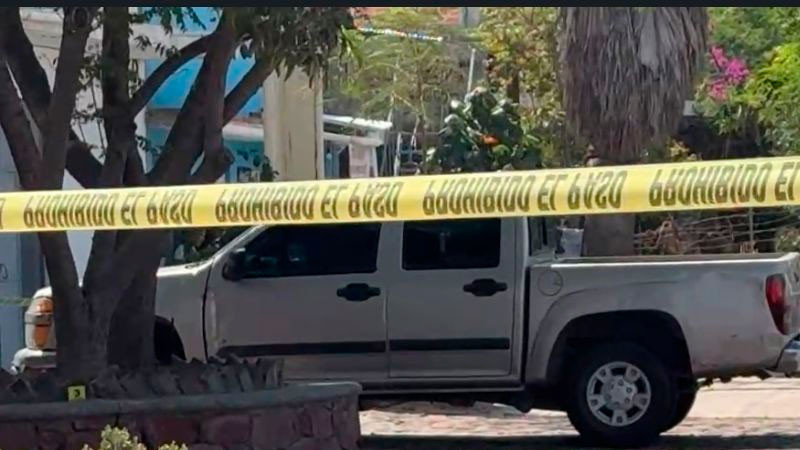 Encuentran sin vida a dos personas al interior de una camioneta en San José del Río, Querétaro 