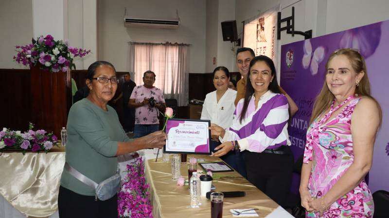 En Apatzingán, cada mujer es una heroína que transforma su comunidad 