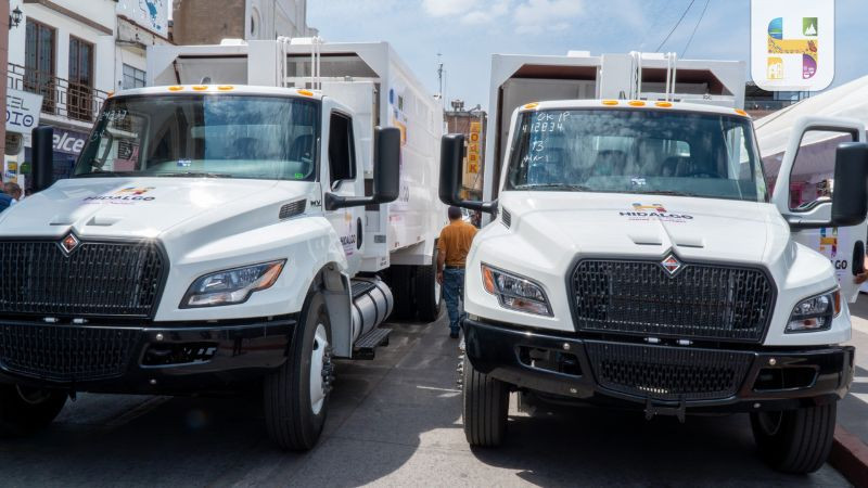 Entrega Jeovana Alcántar vehículos, equipo de cómputo y mobiliario para fortalecer servicios municipales en Hidalgo 