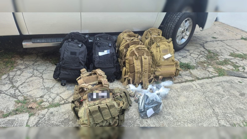 Persecución en Nahuatzen, Michoacán, termina con dos miembros de célula detenidos; 400 cartuchos y equipo táctico asegurado