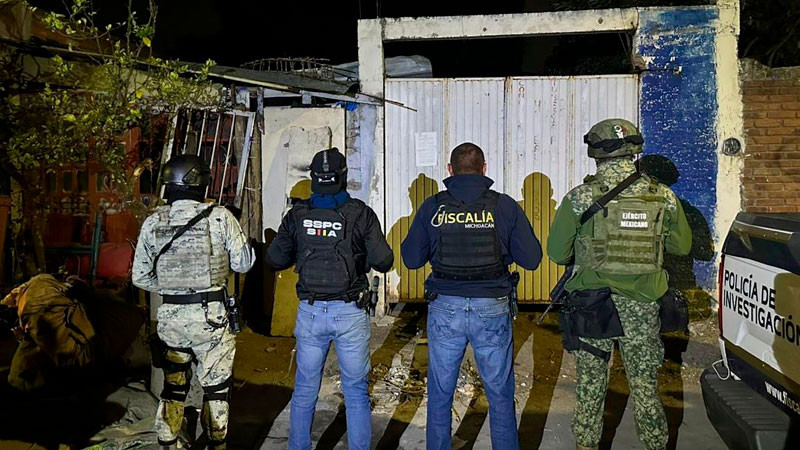Tras un par de cateos en Morelia, Michoacán aseguran más de 370 dosis de estupefacientes y detienen a una mujer 