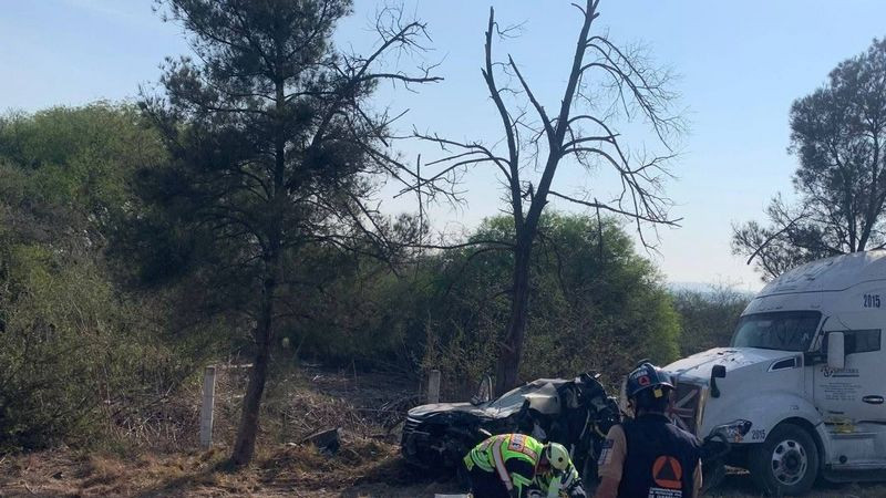 Carambola en el libramiento Noreste, deja a tres personas heridas en El Marqués, Querétaro 