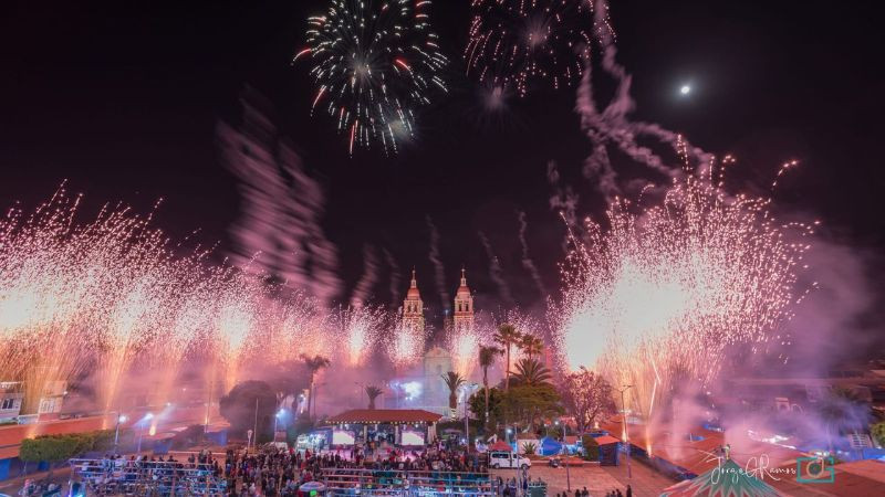 El cielo de Nuevo San Juan Parangaricutiro se iluminará con la Feria de la Pirotecnia 
