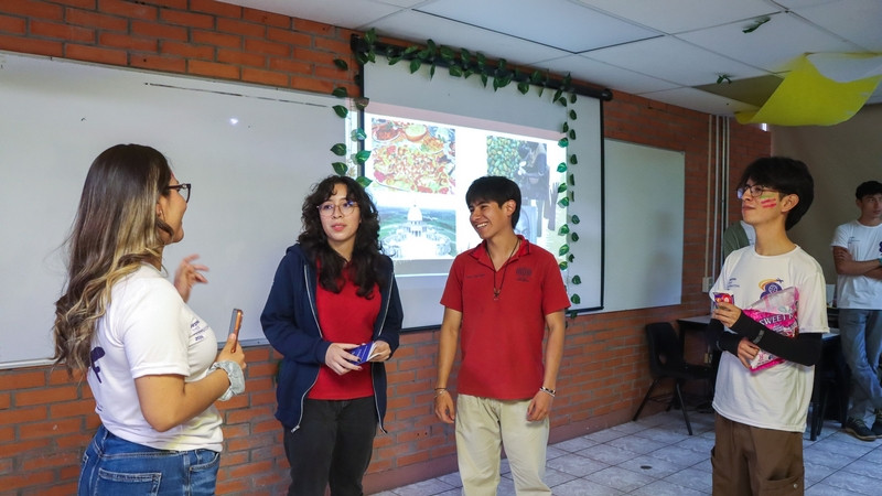 Impulsa UT San Juan aprendizaje de idiomas 